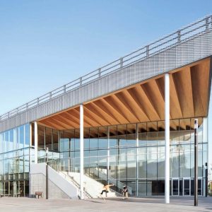 铝制钢板网表演大厅外墙面应用