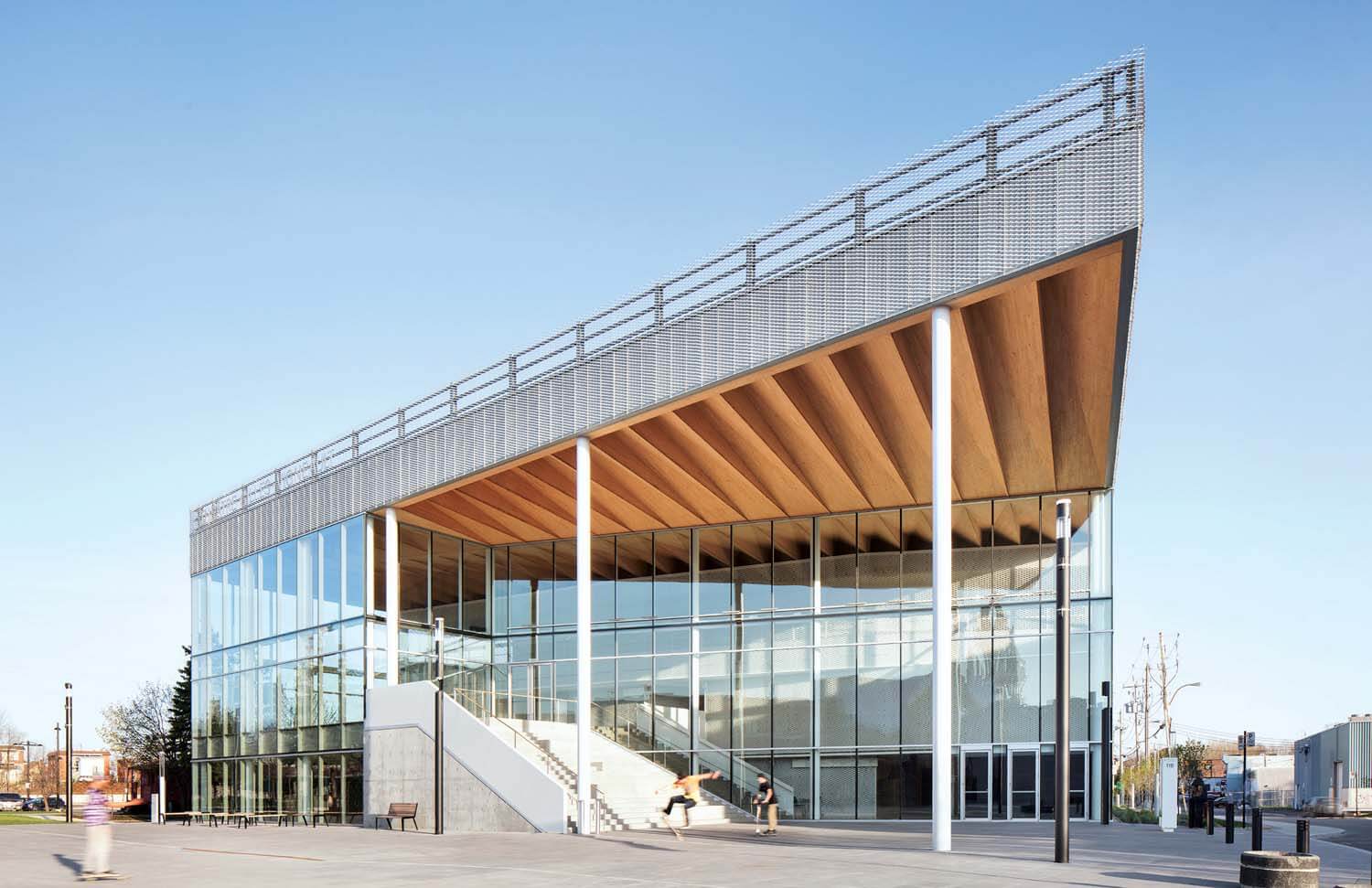 铝制钢板网表演大厅外墙面应用