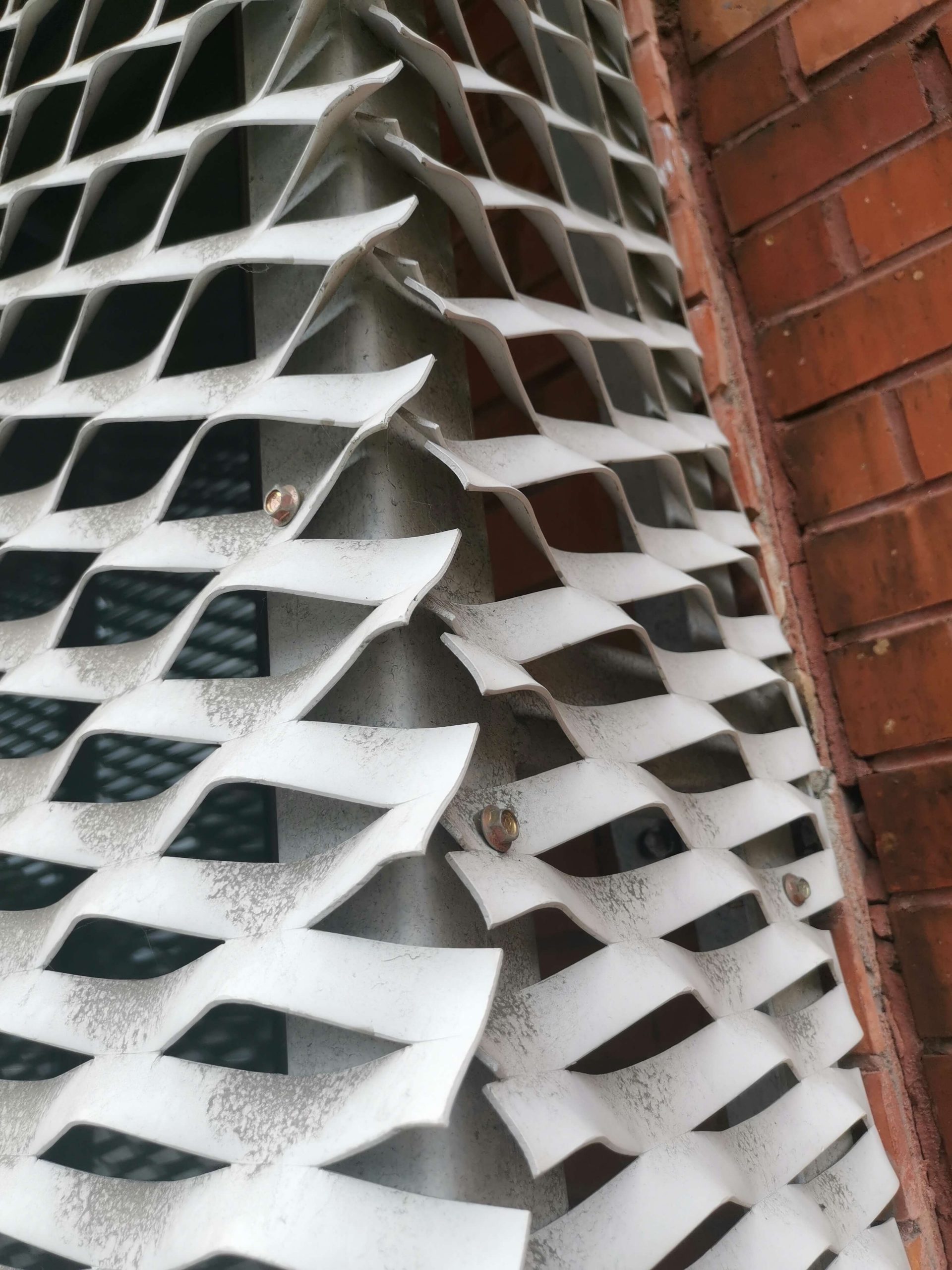 安装幕墙钢板网